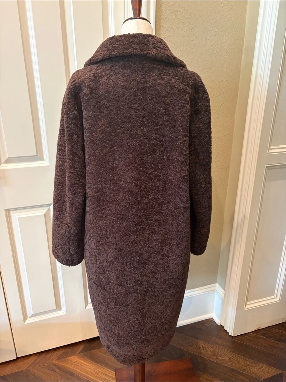 Elie Tahari Boucle Teddy Coat Rich Dark Chocolate M